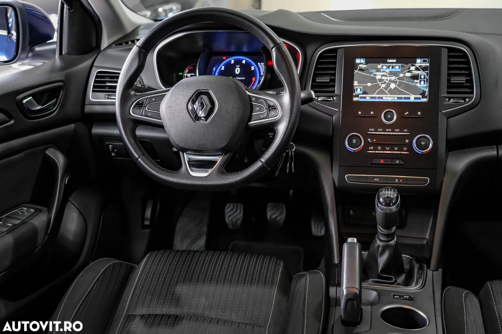 Renault Megane Estate TCe GPF Zen - 7
