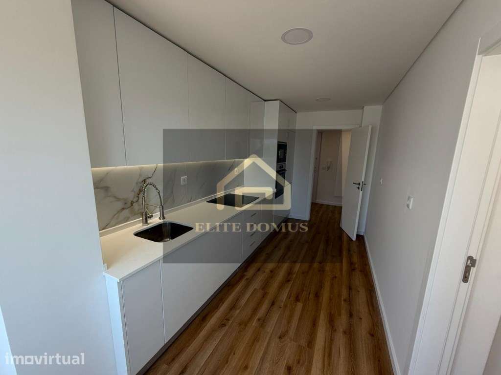 T2 Totalmente Remodelado - Parede - Junto a Estação! - Grande imagem: 2/29