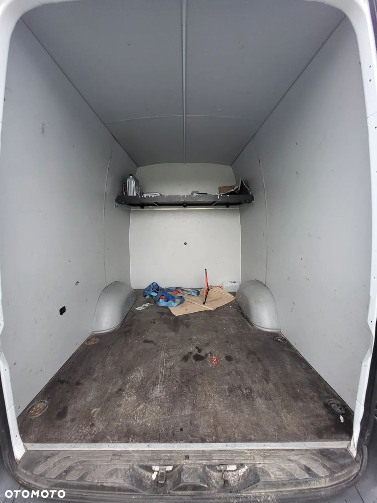 Mercedes-Benz Sprinter - 10
