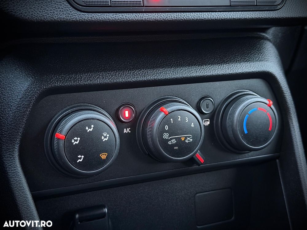 Dacia Sandero Stepway TCe 90 MT6 Essential - 30