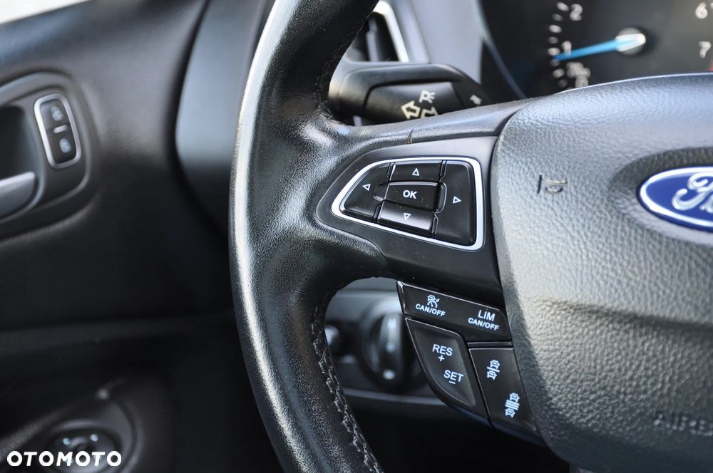 Ford Grand C-MAX - 40