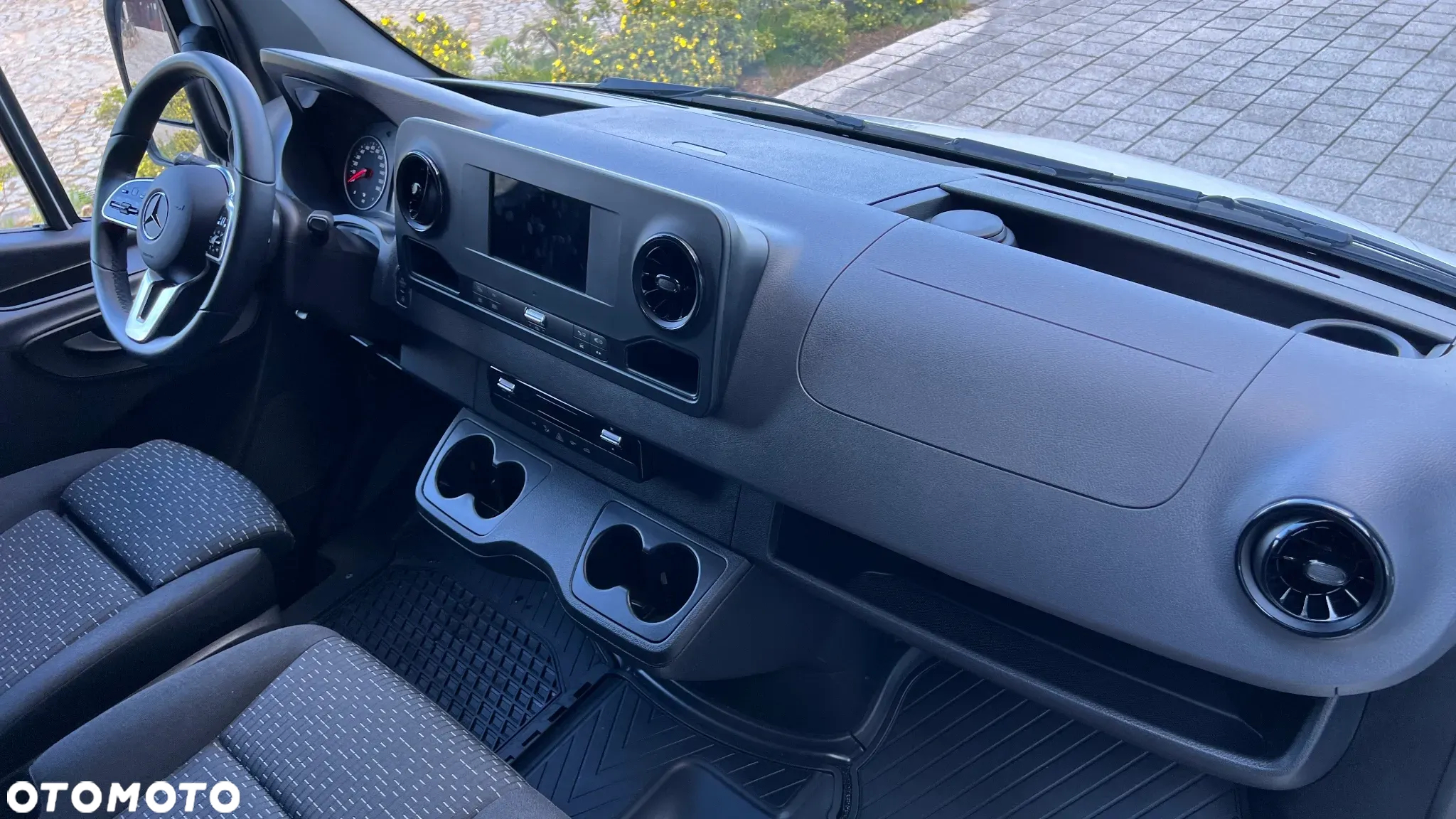 Mercedes-Benz SPRINTER 319 CDI - 13