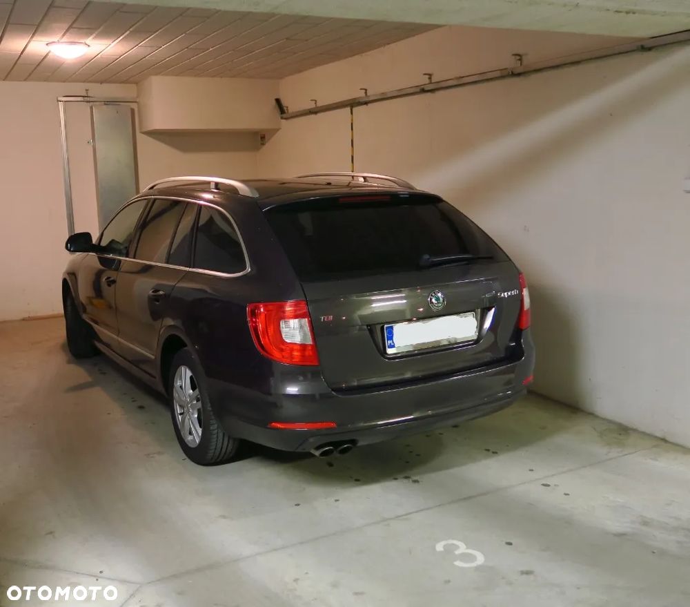 Skoda Superb 2.0 TDI Platinum DSG - 8