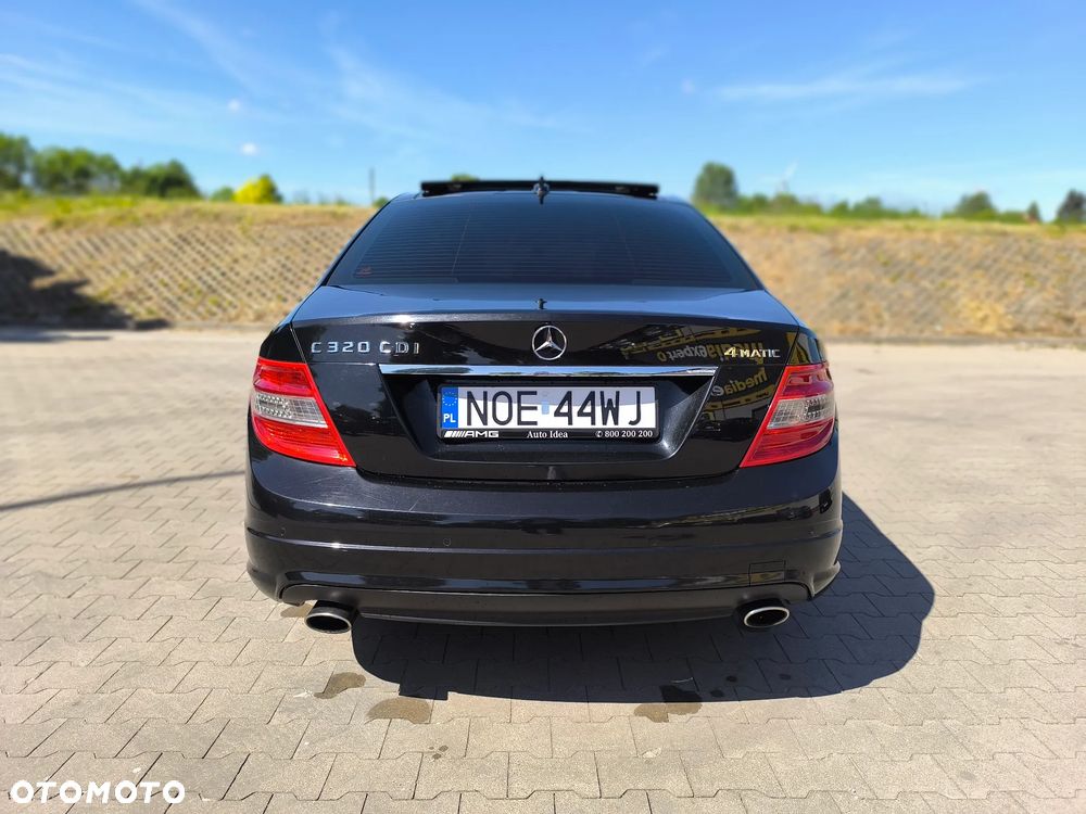 Mercedes-Benz Klasa C 300 CDI 4Matic 7G-TRONIC Avantgarde Edition - 16