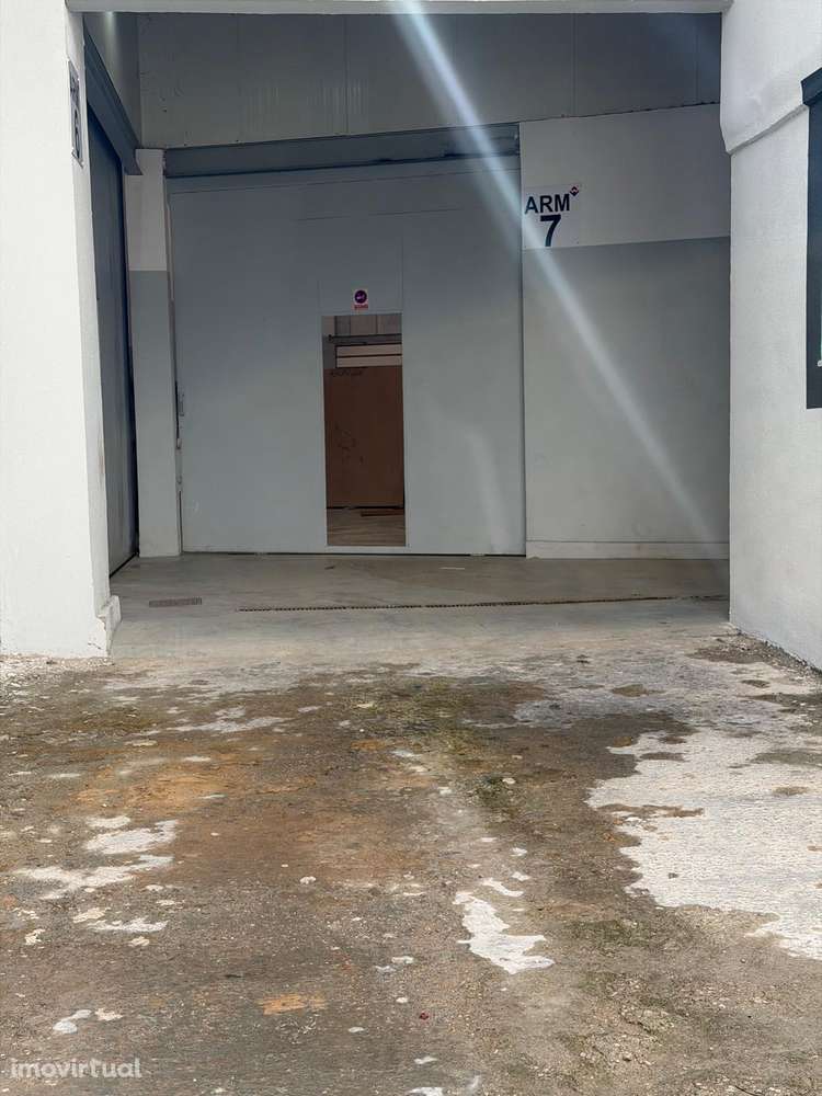 Arrenda.se Armazém /Alhos Vedras - Grande imagem: 2/7