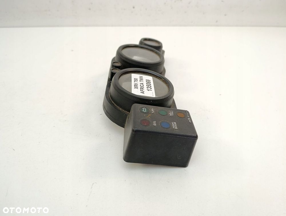 HONDA XRV 750 AFRICA TWIN OBUDOWA LICZNIKA - 3