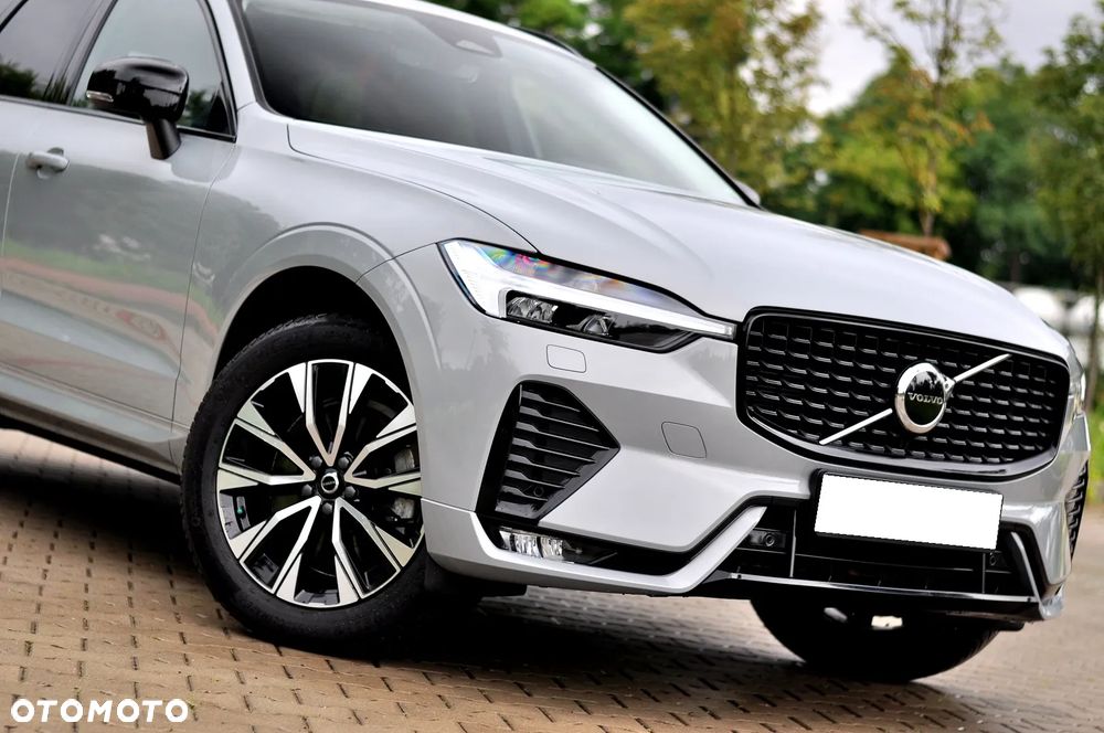 Volvo XC 60 B4 D Plus Dark - 14