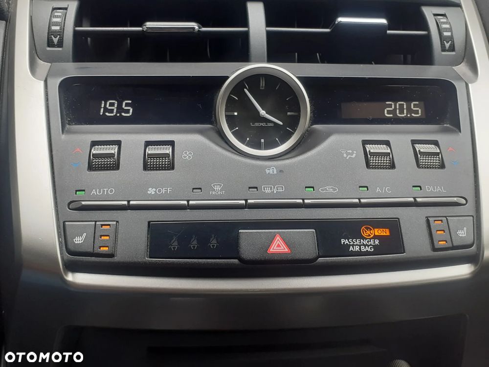 Lexus NX 300h Elegance AWD - 18