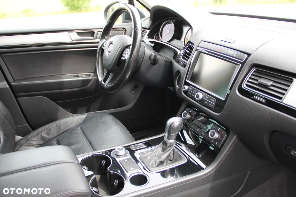 Volkswagen Touareg 3.0 V6 TDI BMT Perfectline R-Style - 13