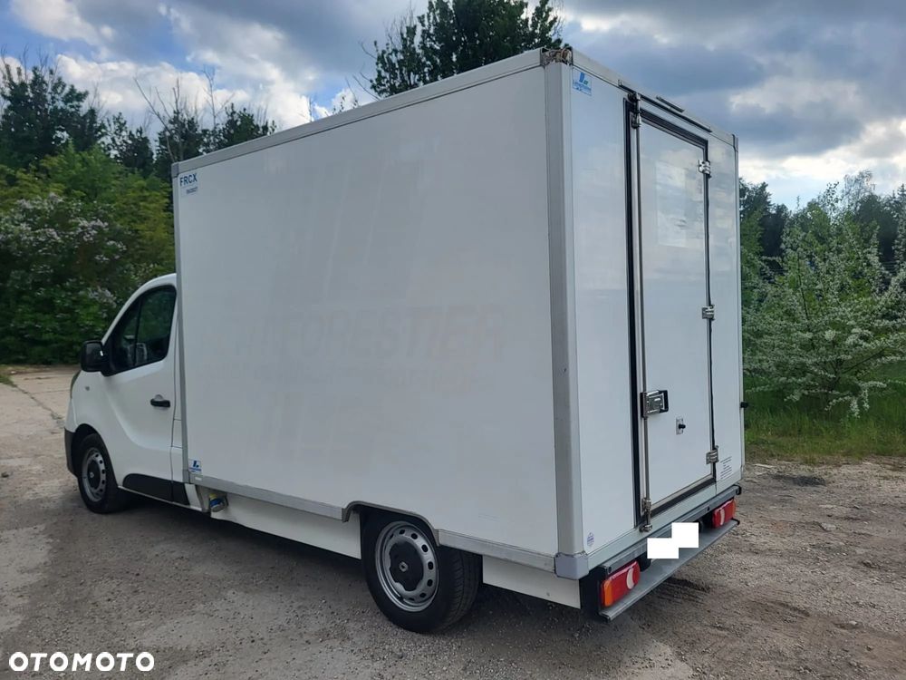 Renault Trafic III 2015r 273 tyś Izoterma chłodnia Mroźnia Sklep Food Truck Agregat zasilanie 230V Trafik - 2