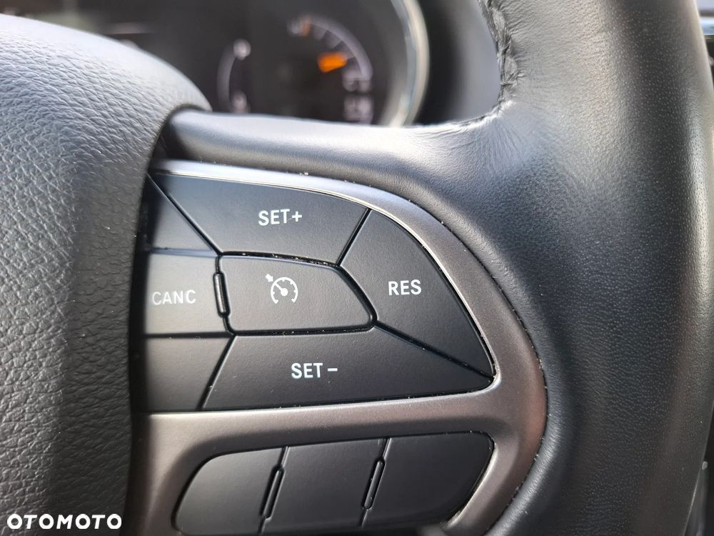 Jeep Grand Cherokee - 27