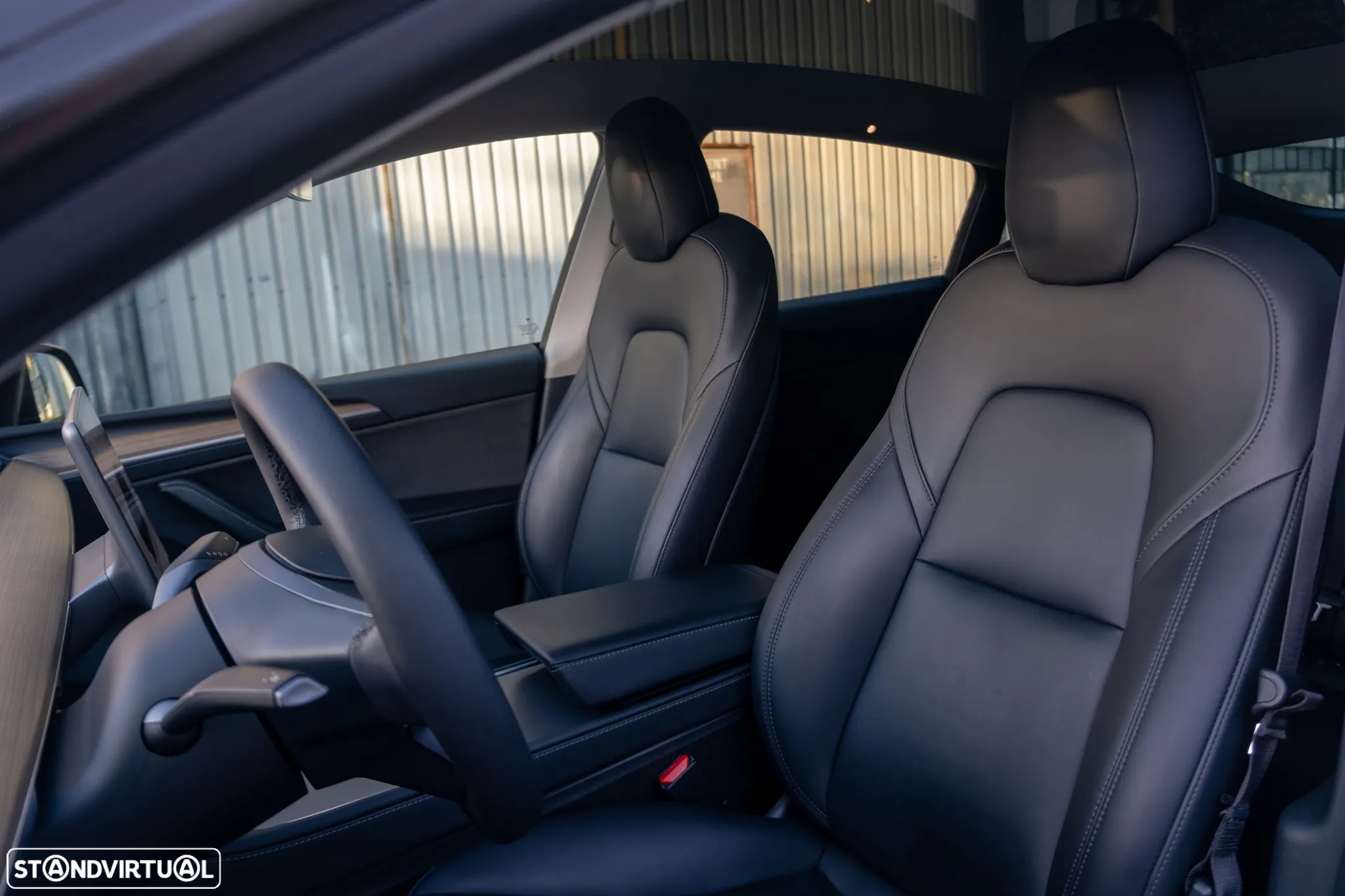 Tesla Model Y Long Range Tração Integral - 32