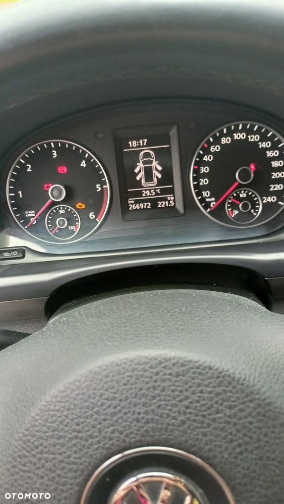 Volkswagen Touran 1.6 TDI DPF BlueMot Comfortline - 12