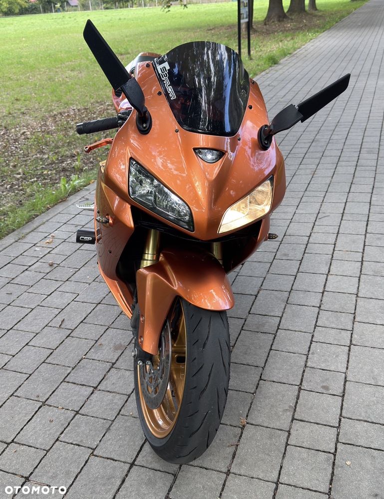 Honda CBR - 9