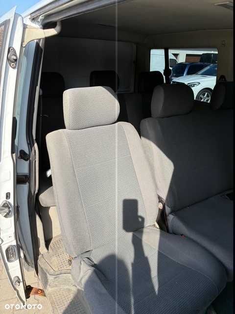 Volkswagen Transporter - 4