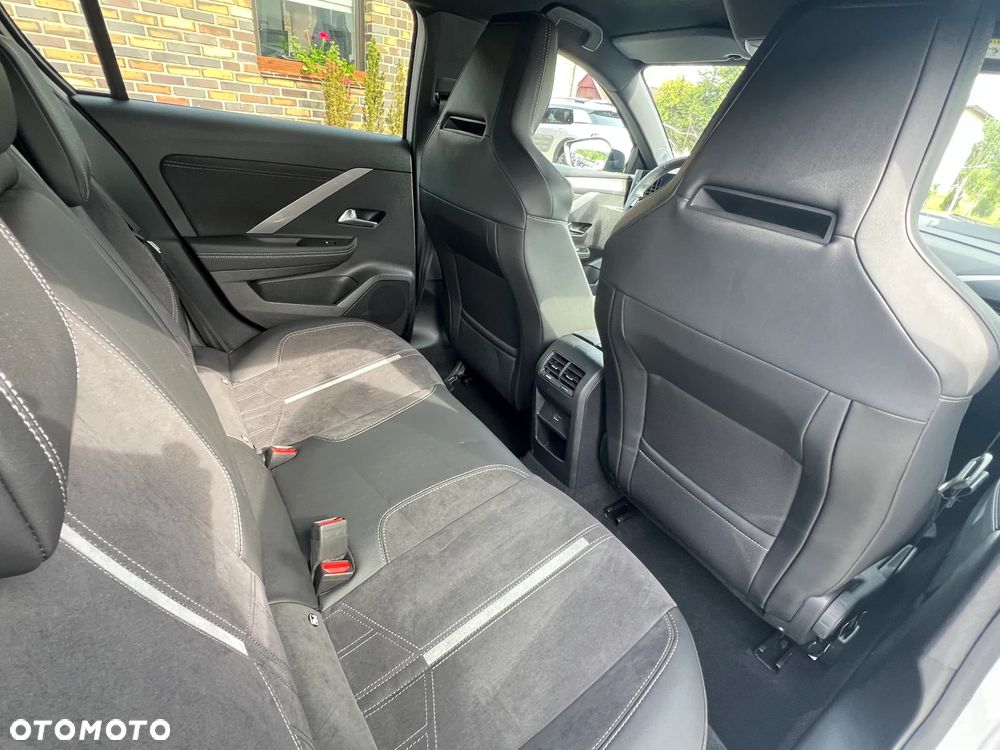 Opel Astra GSe - 23