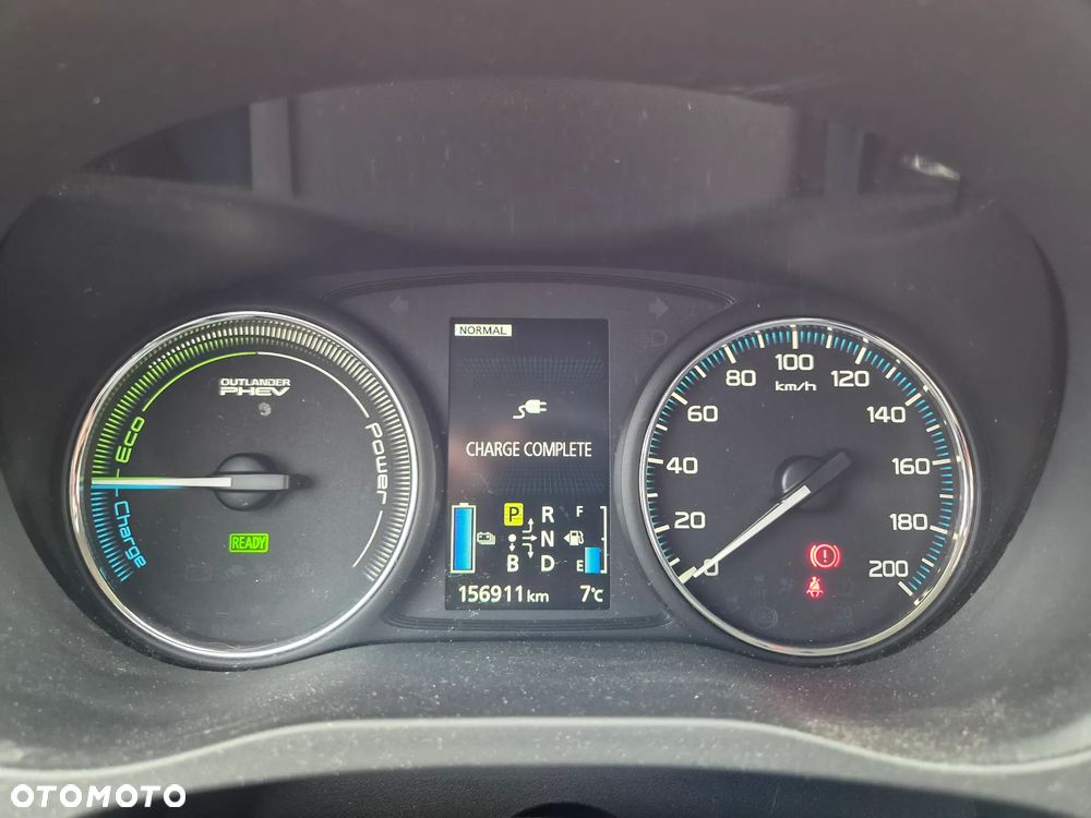 Mitsubishi Outlander - 38