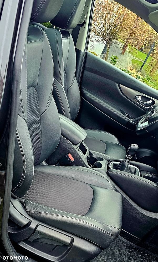 Nissan Qashqai 1.6 dCi DPF tekna - 35