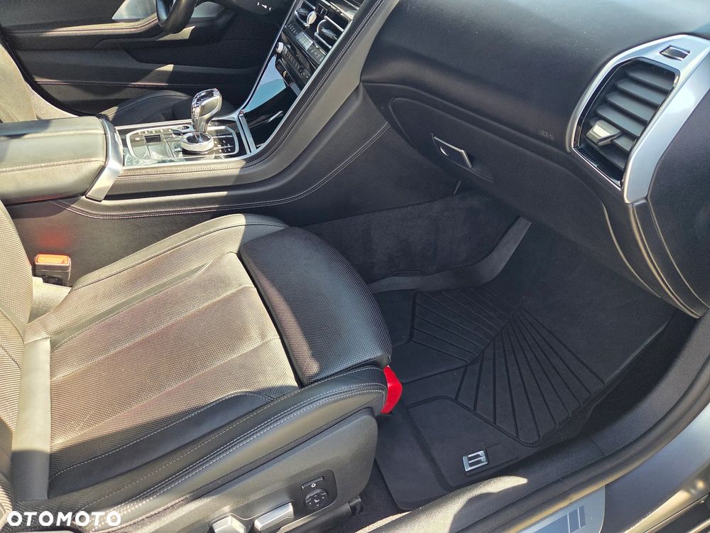 BMW Seria 8 - 9