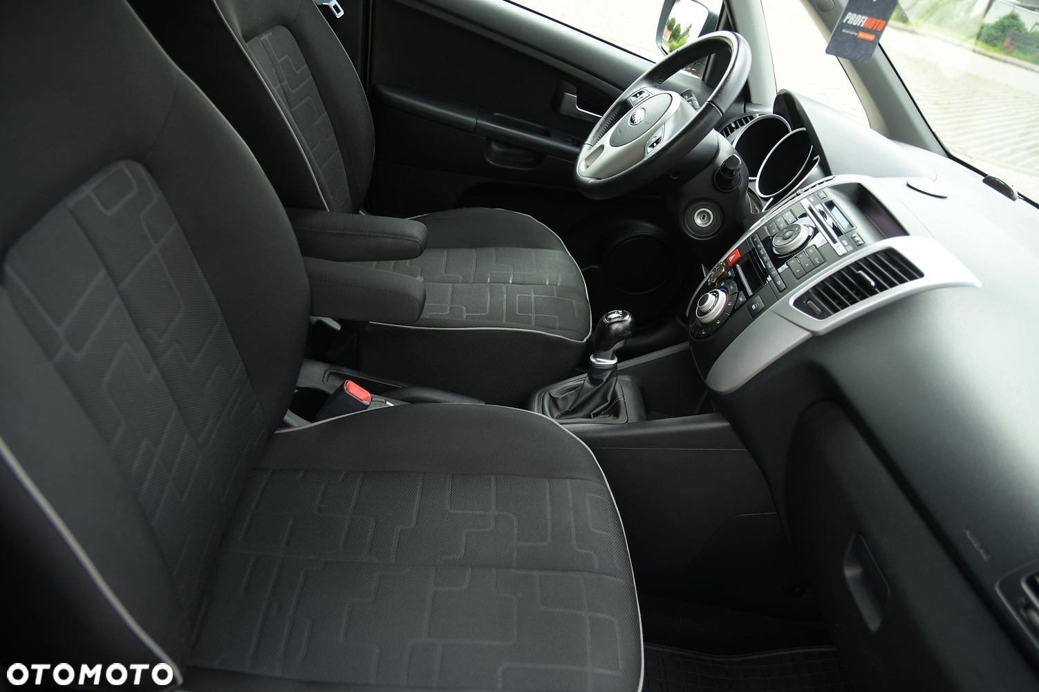 Kia Venga 1.6 M - 14