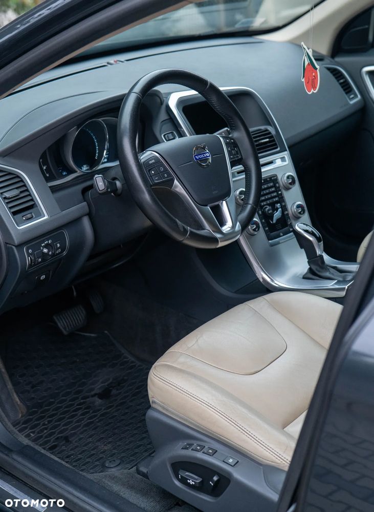 Volvo XC 60 D4 AWD Summum - 6