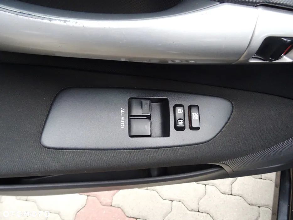 Toyota Auris 1.33 VVT-i Active - 17