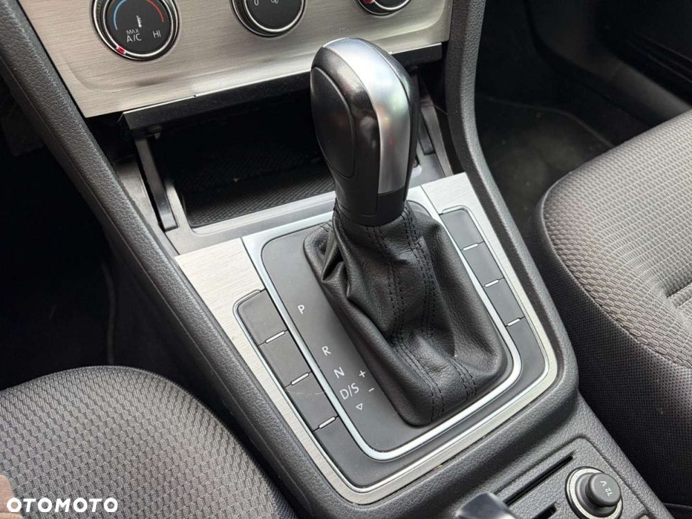 Volkswagen Golf - 14