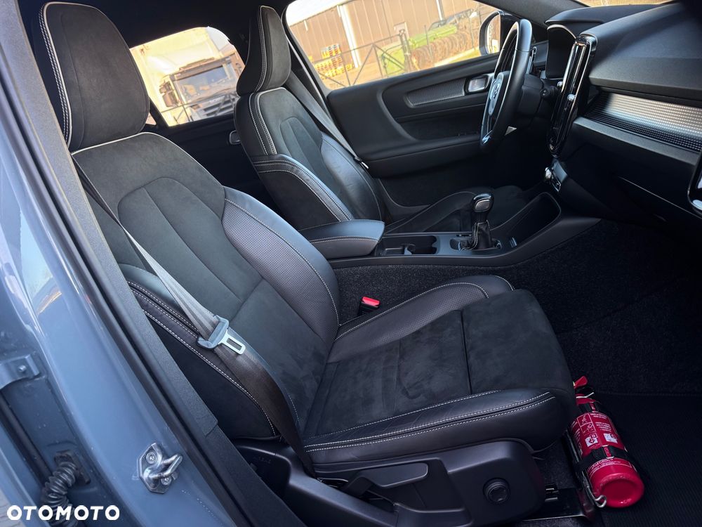 Volvo XC 40 D3 SCR R-Design - 28