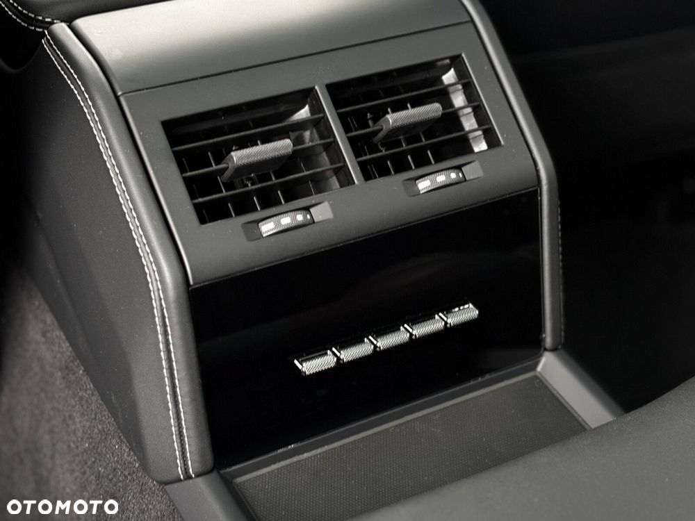 Porsche Panamera - 25