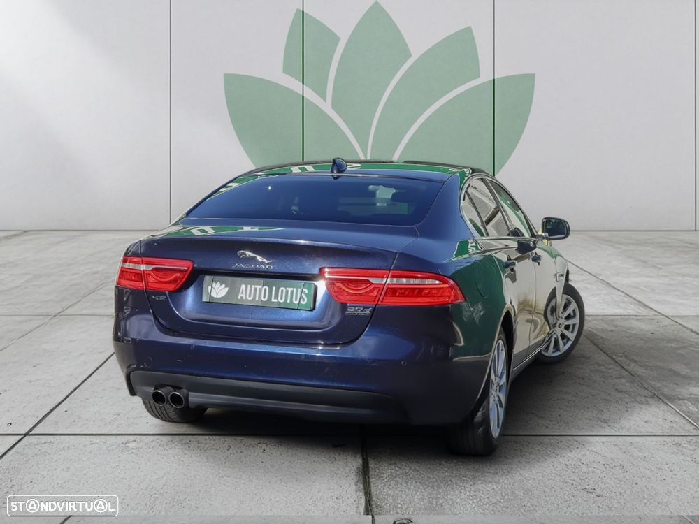 Jaguar XE 2.0 D Portfolio AWD Aut. - 2