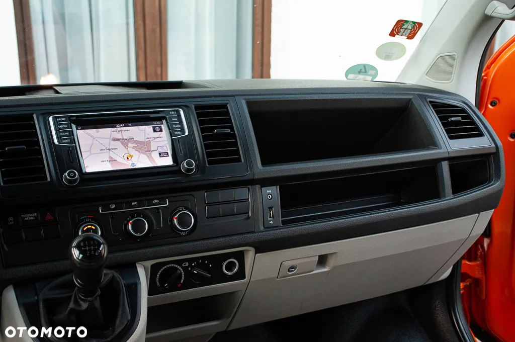 Volkswagen Transporter Caravelle Lang Highline - 31