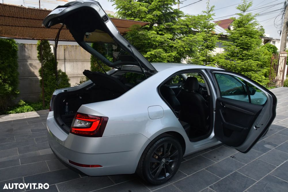 Skoda Octavia 2.0 TDI DSG 4X4 Style - 25