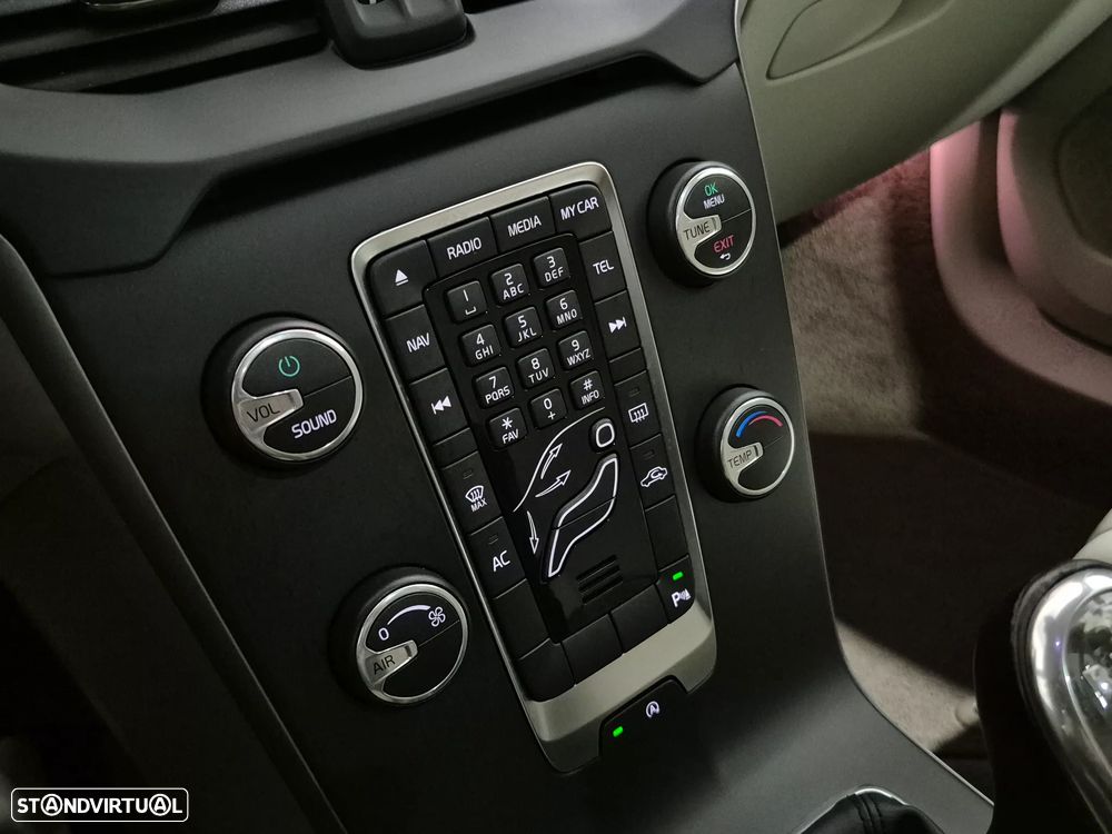 Volvo V40 1.6 D2 Momentum Eco - 25