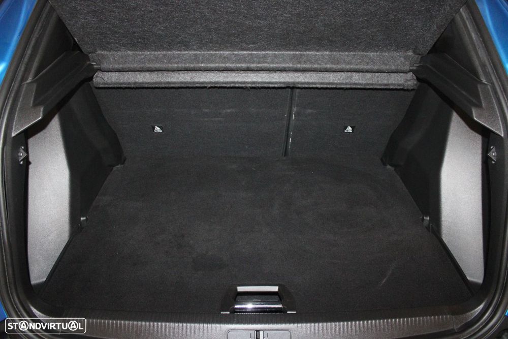 Peugeot e-2008 50 kWh GT - 33