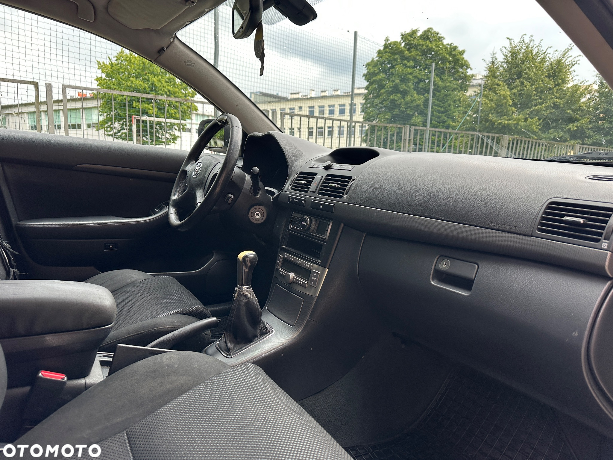 Toyota Avensis 2.0 D-4D High - 12