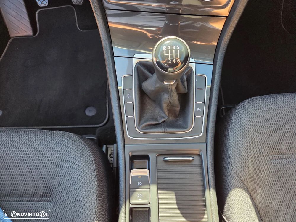 VW Golf 1.0 TSI Confortline - 27
