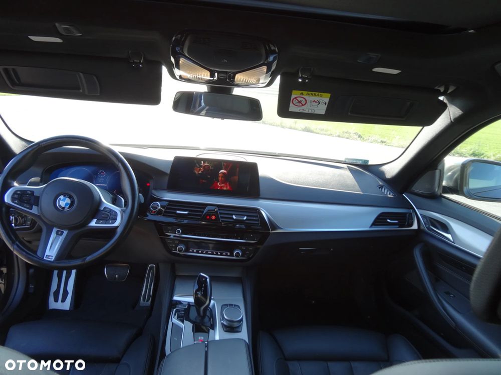 BMW Seria 5 M550d xDrive Touring - 16