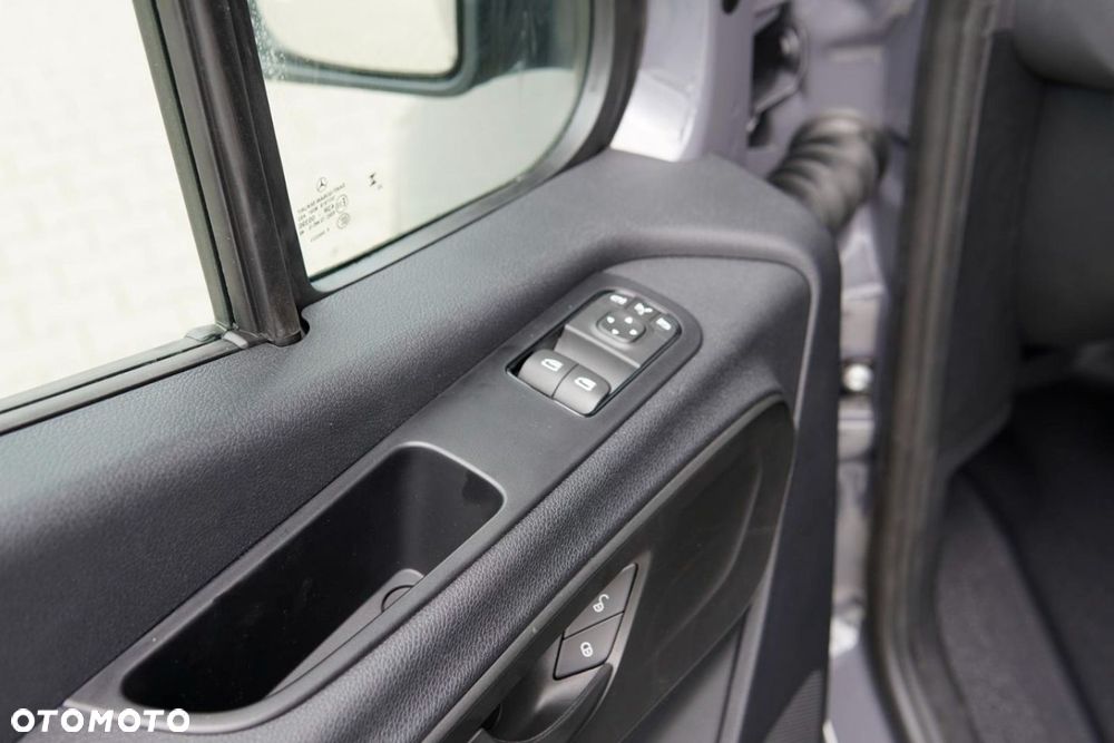 Mercedes-Benz Sprinter - 19