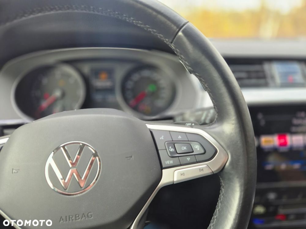 Volkswagen Passat - 17