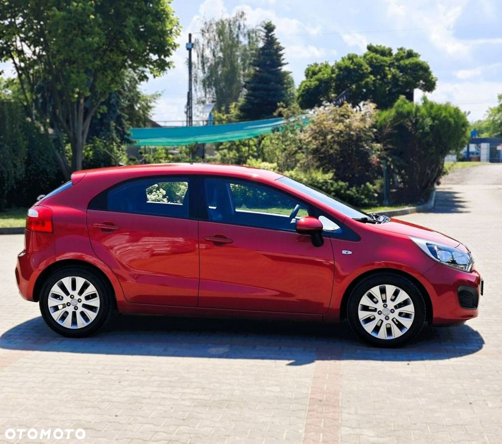 Kia Rio - 8
