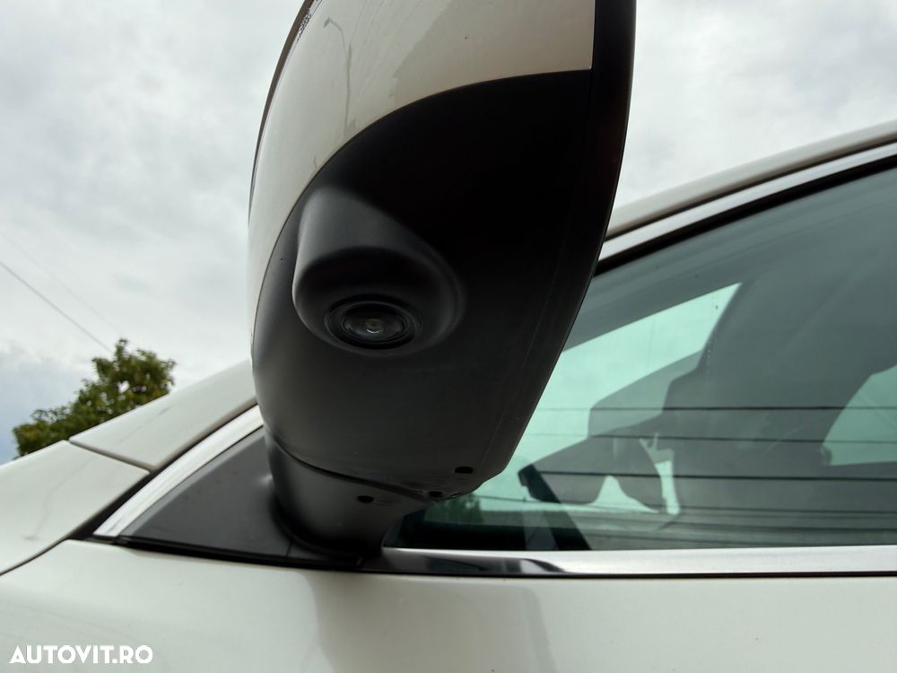 Nissan Qashqai 1.6 DCI Xtronic TEKNA - 11