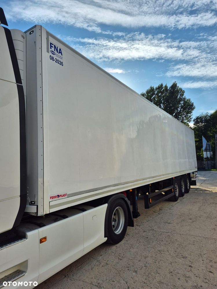 Schmitz Cargobull SKO24 - 2