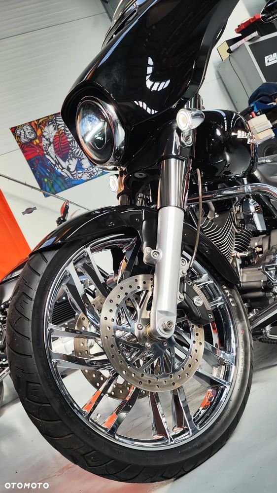 Harley-Davidson Touring Street Glide - 29