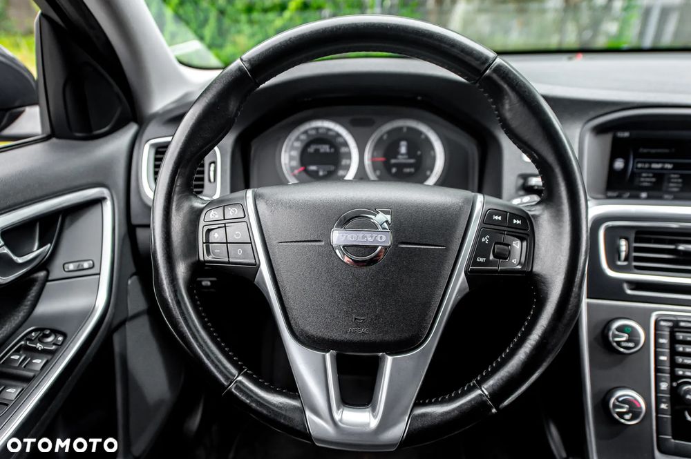 Volvo V60 D5 Geartronic Kinetic - 26