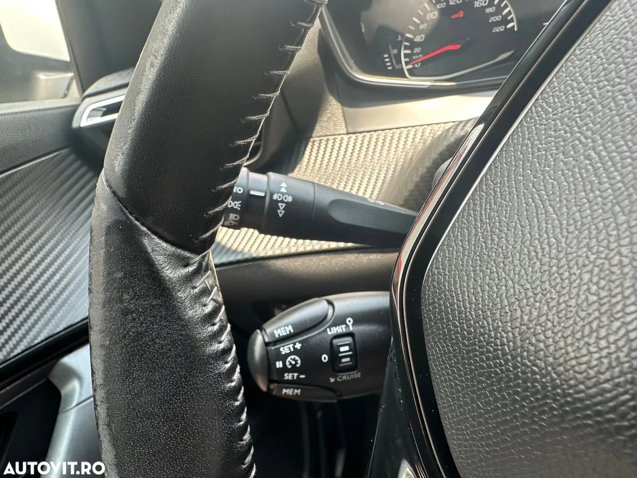 Peugeot 2008 1.5 BlueHDI FAP Active - 23