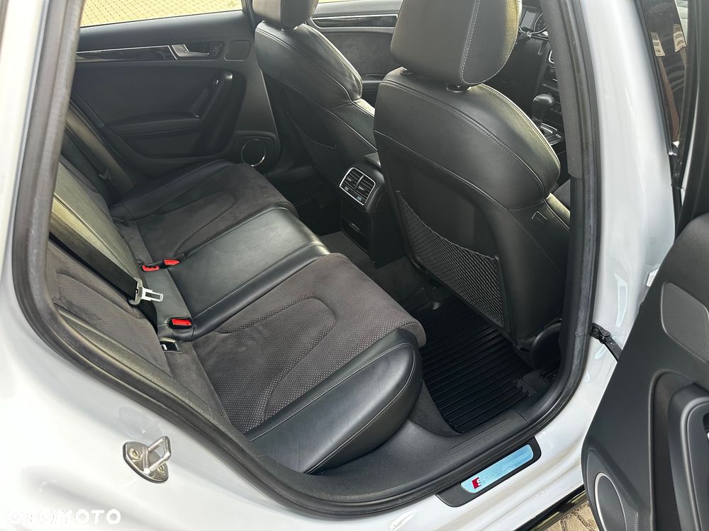 Audi A4 Limousine - 29