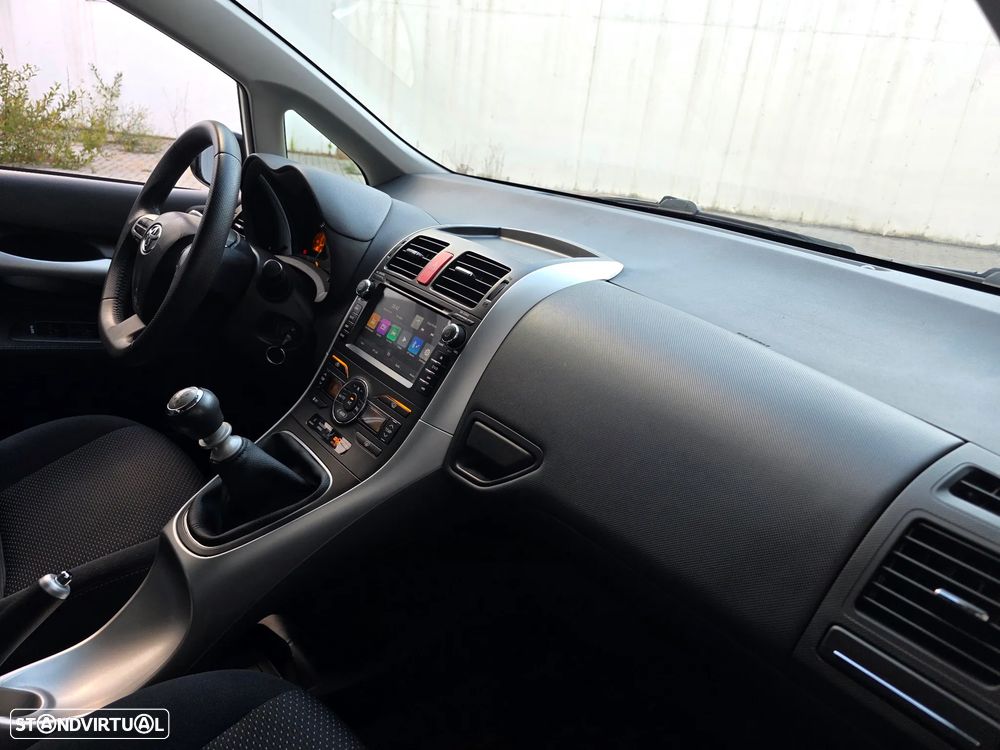 Toyota Auris 1.33 VVT-i Exclusive - 43