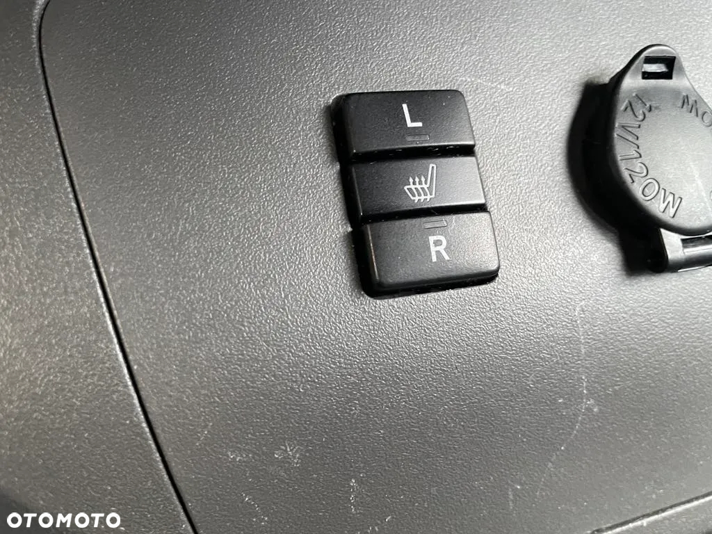 Toyota Prius (Hybrid) Executive - 28