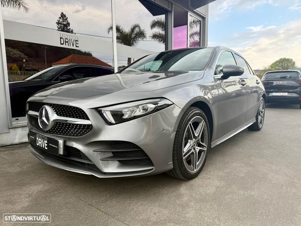 Mercedes-Benz A 250 e AMG Line - 1