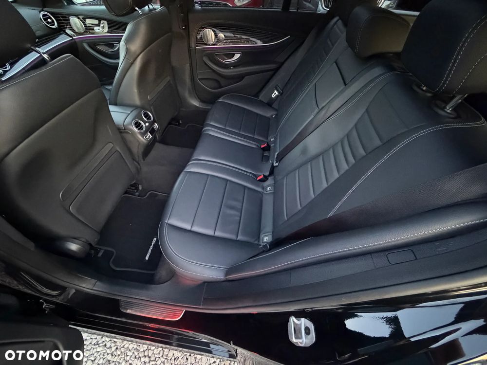 Mercedes-Benz Klasa E 220 d 4Matic 9G-TRONIC - 33